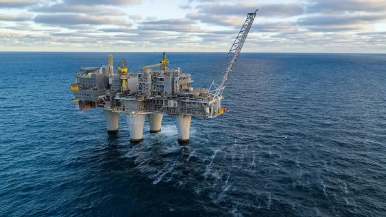 Offshore oil and gas production platform operating in open water